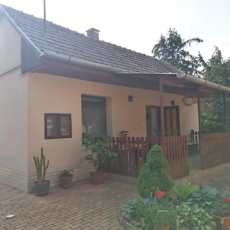 Urretje Vendeghaz Apartment *
